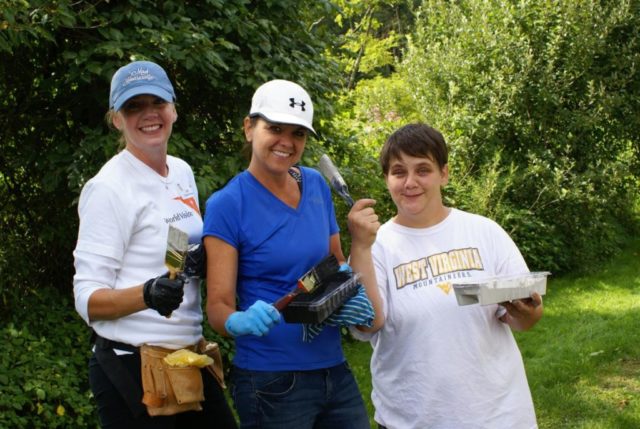 Midmark employees volunteer.